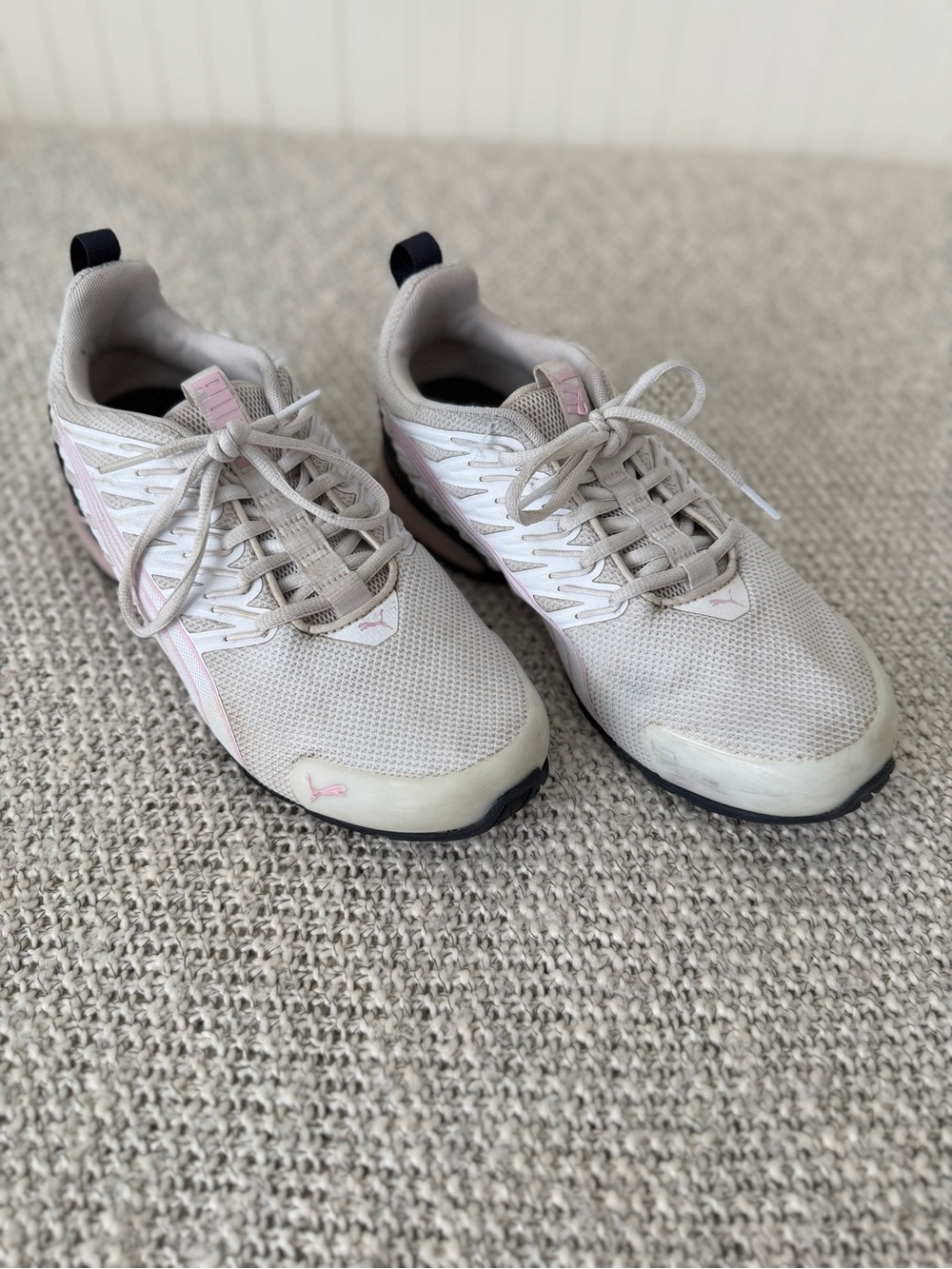 PUMA Voltaic Evo Women’s Size 10 White Pink Running Athletic Sneakers